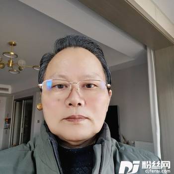 背上的草原cover:安吉格乐的专辑